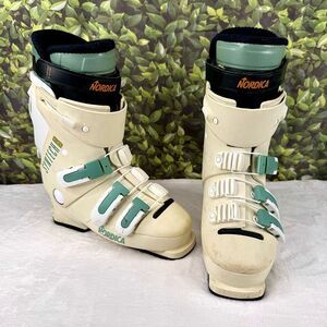 {Nordica} RARE Syntech F8 Ski Boots, Micro-Flex Buckles & Pure Wool-Lined